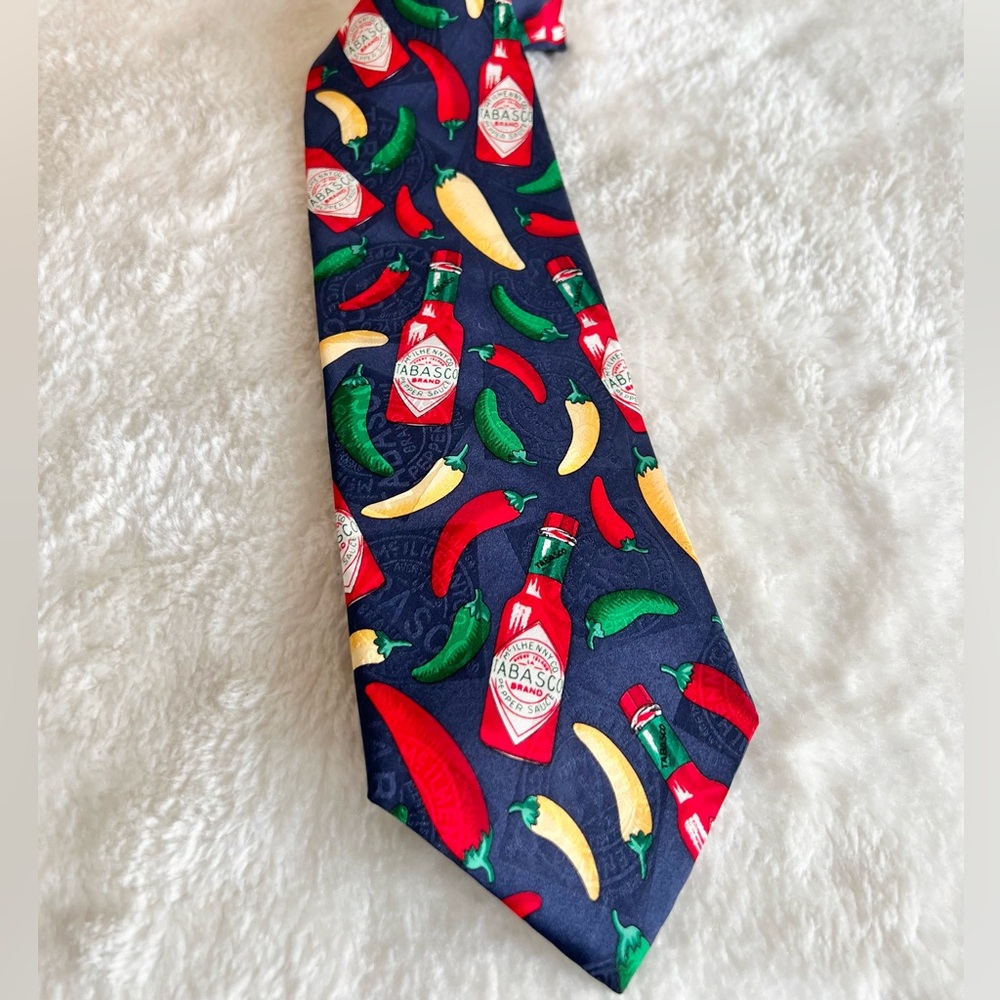 VINTAGE Tabasco Chilies Hot Sauce Silk Neck Tie